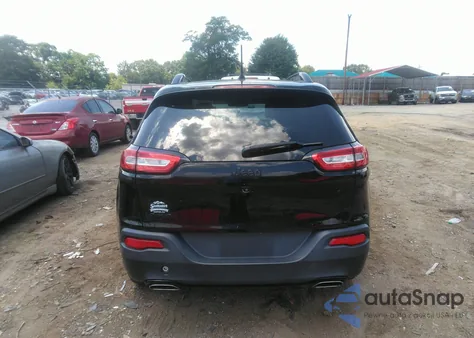 2018 Jeep Cherokee Latitude 4X4 from USA, damaged, VIN 1C4PJMCX2JD503132